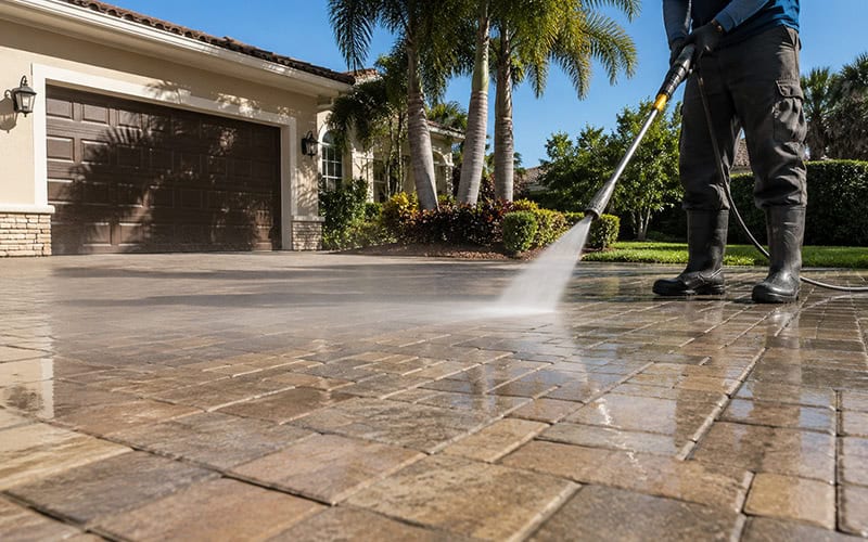 read this before hiring a pressure washing company before hiring a pressure washing company, read this