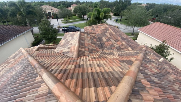 roof cleaning in Port St. Lucie, FL