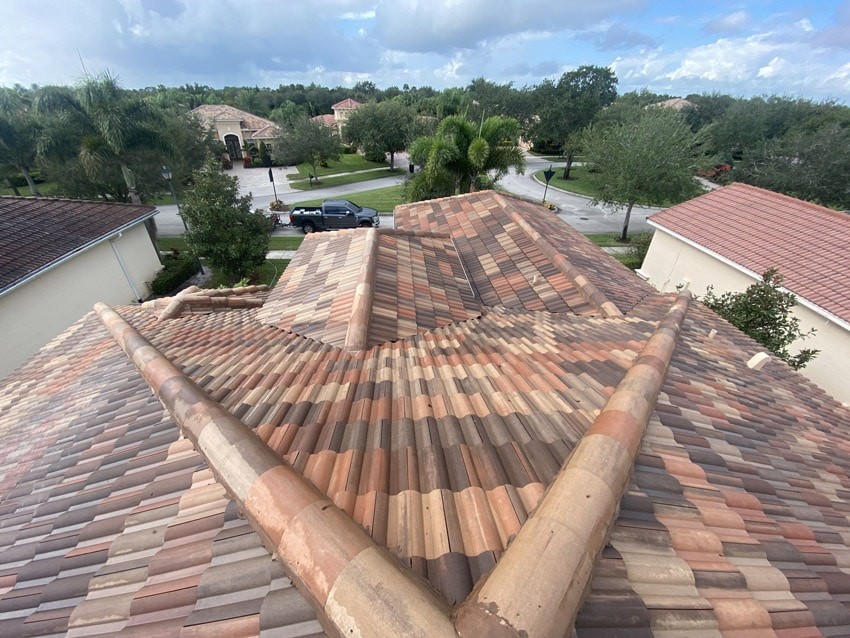 roof cleaning in Port St. Lucie, FL